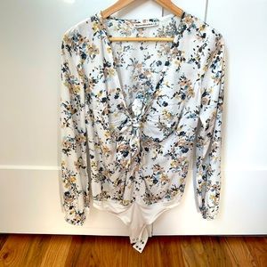NWOT Abercrombie floral blouse bodysuit size S